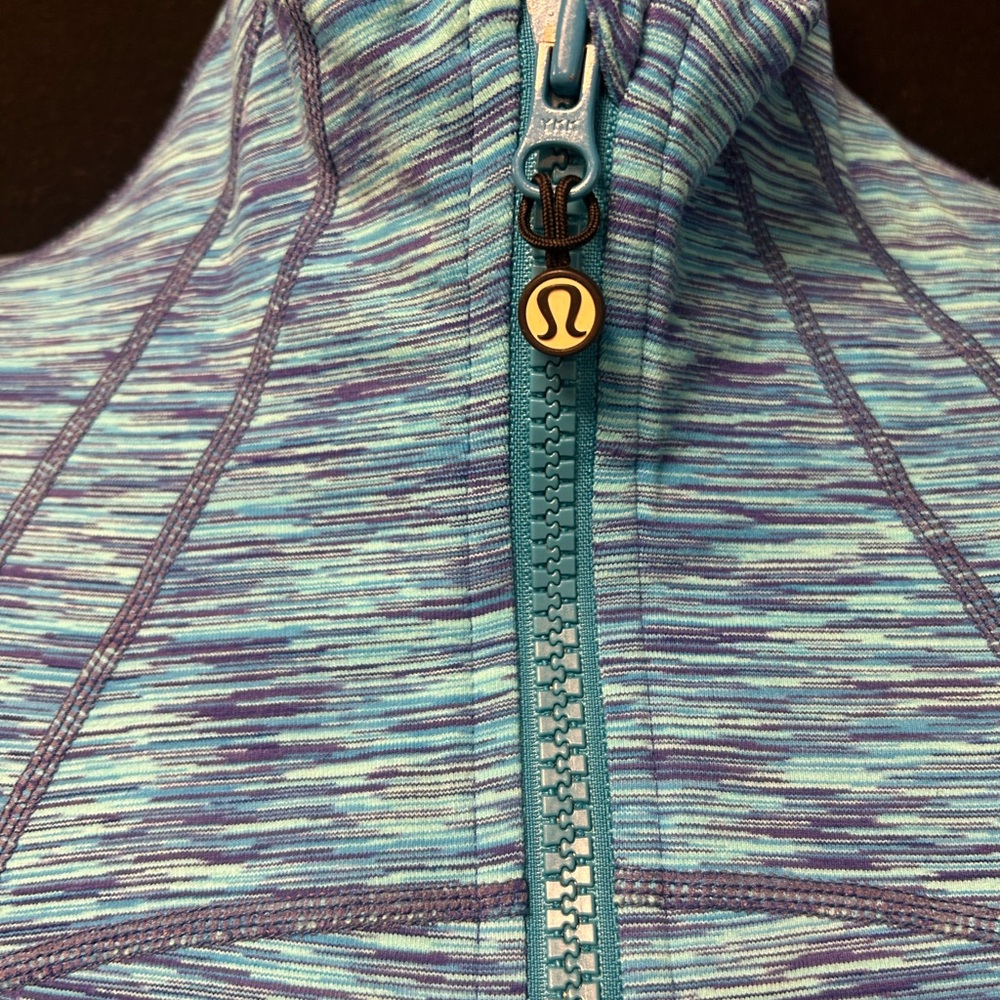 Lululemon Athletica define jacket in a blue multicolour space dye Jacard pattern - Picture 3 of 5